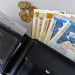 Последни часове с левове в портфейлите