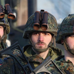 Разследват компания доставила дефектни очила на украинската армия