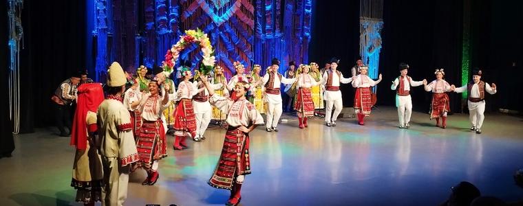 Ансамбъл „Добруджа“ откри празниците на фолклорното изкуство в Благоевград (СНИМКИ)
