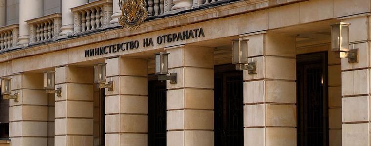 Армията спря приема на военни заради бюджета