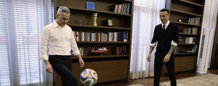 Димитър Бербатов става съветник на премиера Гюров по въпросите на младежта и спорта