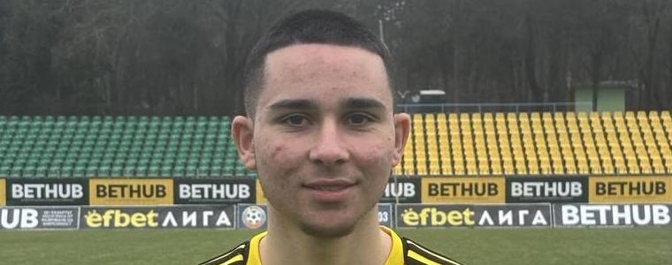 ФУТБОЛ: Добруджа подписа договор с 18-годишния Ивайло Динев