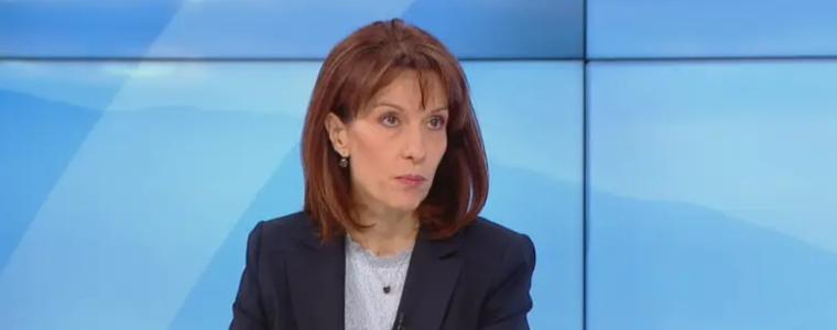 Камелия Нейкова за изборните секции в чужбина: Решението е политическо