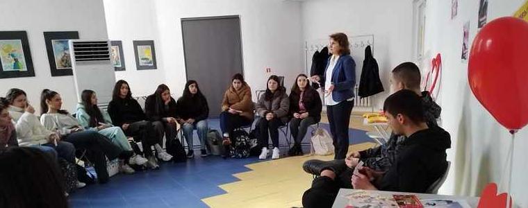 Младежки център – Добрич проведе обучения за превенция на ХИВ/СПИН