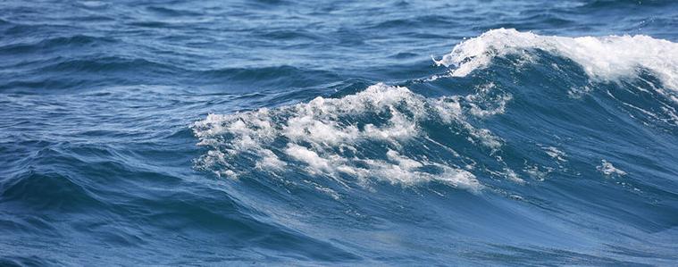 Обследването на потъналия кораб ще продължи след подобряване на времето