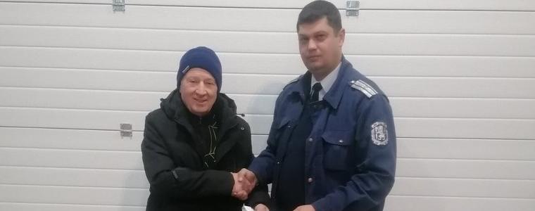 Пътни полицаи от Шумен намериха и върнаха на мъж от Добрич парична сума