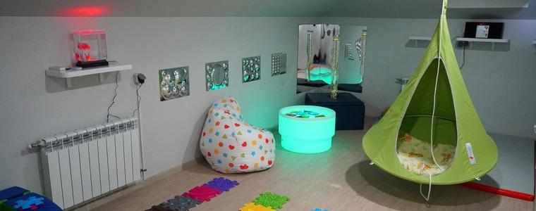Сензорна зала подпомага терапевтичната работа с деца в Добрич (ВИДЕО)