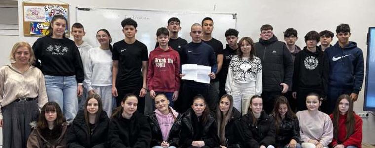 Ученици от ЕГ „Гео Милев“ с кауза в подкрепа на фондация „Слънчеви деца 2024“