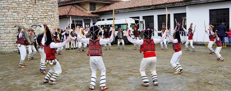 Възстановка на традиционни обреди и обичаи на Сирни Заговезни в Добрич