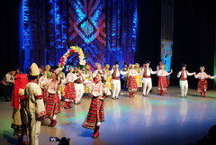 Ансамбъл „Добруджа“ откри празниците на фолклорното изкуство в Благоевград (СНИМКИ)