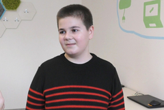 Енан Енвер от СУ „Св. Климент Охридски“ намери и върна изгубена пенсия на възрастна жена (ВИДЕО)