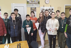 ПМГ „Иван Вазов“ – първи на ученически игри по шахмат от VIII до X клас (СНИМКИ)