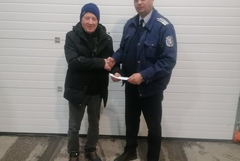 Пътни полицаи от Шумен намериха и върнаха на мъж от Добрич парична сума