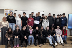 Ученици от ЕГ „Гео Милев“ събраха над 2200 лева за фондация „Слънчеви деца 2024“