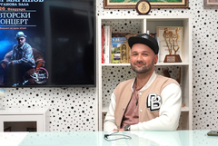 Вокалистът на „Атлас“ Пепи Маринов гостува с авторски концерт в Добрич (ВИДЕО)