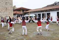 Възстановка на традиционни обреди и обичаи на Сирни Заговезни в Добрич