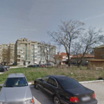 Няма да се строят гаражи в градинката зад блока по ул. „Княз Дондуков“ до пазара (СНИМКИ)