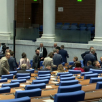 НС започна работа, Божанков плаши, че ще “навре “Възраждане”, където слънце не изгрява”