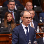 Сръбският премиер не е доволен от министрите си: Висят само в Instagram