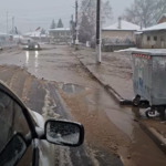 ВНИМАНИЕ: В района на Батово пътят е заледен, а центърът на селото – наводнен