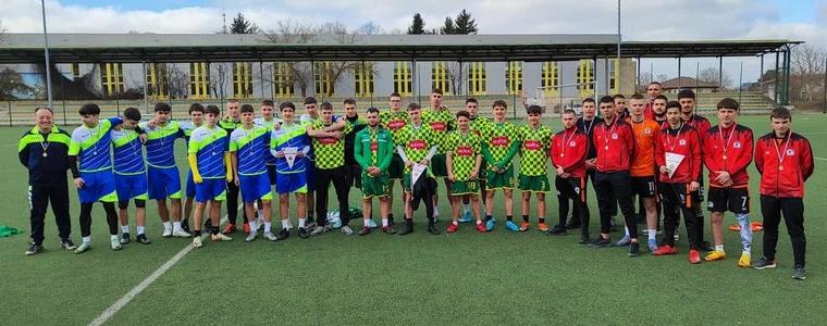 Езикова гимназия триумфира в общинските ученически игри формат „футбол 7“  