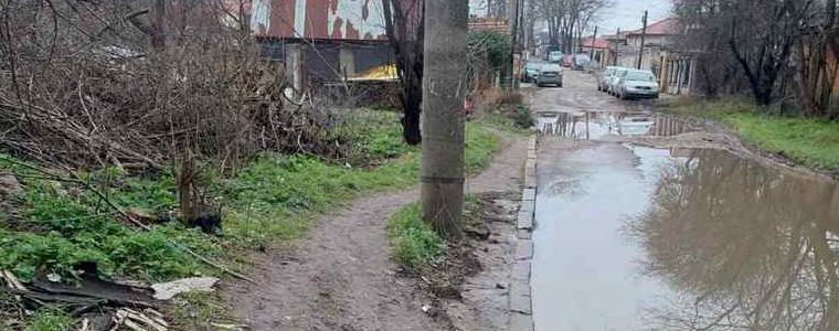 Граждани на Добрич искат спешна намеса на общината за ремонт на улици