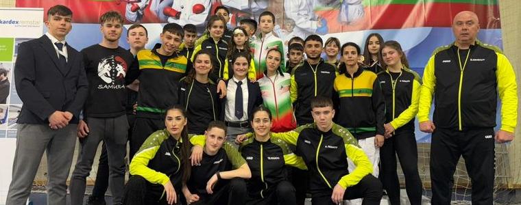КАРАТЕ: 9 златни, 5 сребърни и 9 бронзови медала за „Самурай“ от Държавното в Благоевград (СНИМКИ)