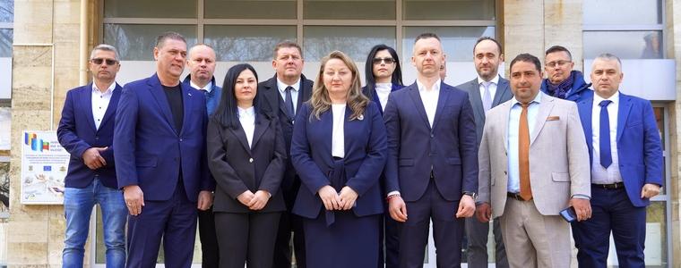 Коалиция ГЕРБ-СДС регистрира листата си за Добрич (ВИДЕО)