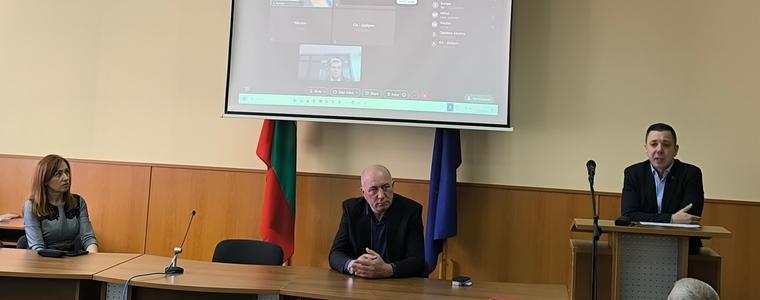 Областният управител апелира към бдителност при цените на горивата