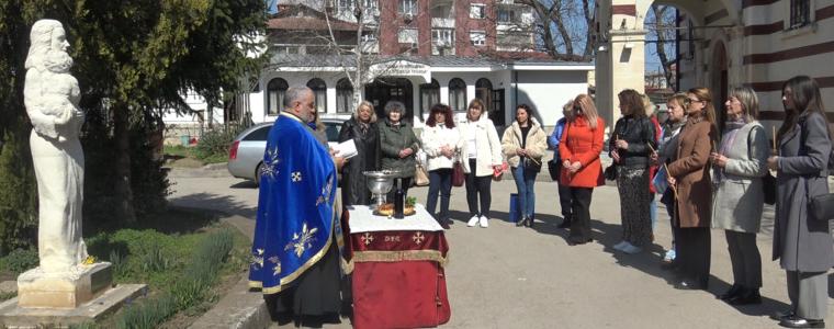 Сдружение „Майчина грижа“ отбеляза Благовещение с водосвет (ВИДЕО)