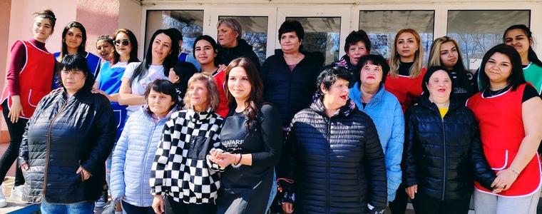 Урок по съпричастност и доброта в Професионална гимназия по транспорт, обслужване и лека промишленост