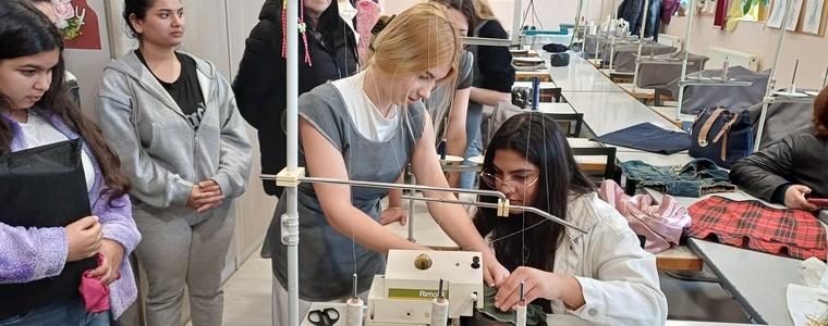 В гимназията по транспорт, обслужване и лека промишленост посрещнаха ученици от ОУ „Христо Смирненски“ 