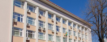 Община Добрич почиства езерото в парка