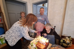 100 години празнува днес Димитричка Кралева от Добрич