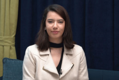 Елисия Дженкинс – млада актриса от Добрич с много таланти и вкоренена любов към фолклора (ВИДЕО)