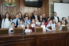 Наградиха победителите в конкурса „За да я има България“ в Добрич