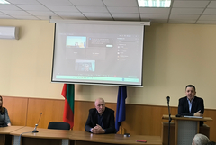 Областният управител апелира към бдителност при цените на горивата