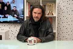 Росен Пенчев вдъхва нов живот на „Тримата мускетари“ в Добрич (ВИДЕО)