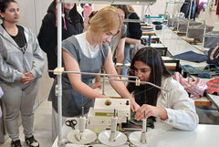 В гимназията по транспорт, обслужване и лека промишленост посрещнаха ученици от ОУ „Христо Смирненски“ 