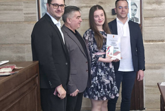 Виктория Иванова от Младежко студио – Добрич наградена на X юбилеен областен конкурс-рецитал „За да я има България“