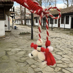 "Стария Добрич" посрещна Баба Марта с празнична премяна в бяло и червено (СНИМКИ)