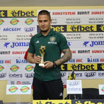 ФУТБОЛ: Георги Трифонов получи своя приз за „Футболист на 25-ия кръг“ в Първа лига