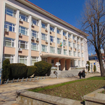 Община Добрич почиства езерото в парка