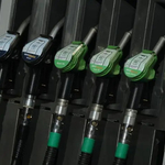 Петролният бранш увери енергийния министър, че няма спекула при ценообразуването на горивата