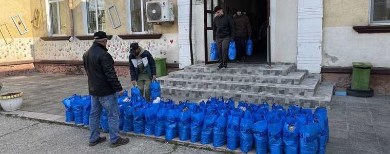 400 пакета с хранителни продукти на нуждаещи раздава за Великден кампанията „Споделен хляб” (СНИМКИ)