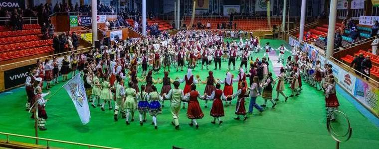 525 евро са събрани от концерта „Фолклорна плетеница“ в подкрепа на „Искам бебе“