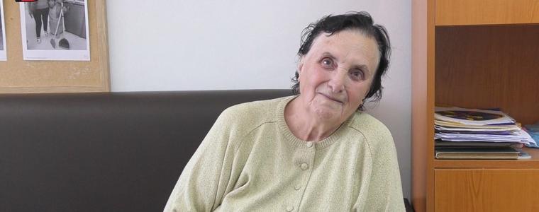 84-годишната Недка Лозева чете по няколко книги на седмица и не губи чувството си за хумор (ВИДЕО)