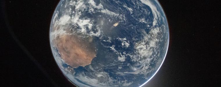 Астронавтите от Артемис II изпратиха първи снимки от Земята от полета си към Луната