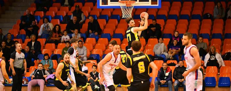 БАСКЕТБОЛ: Ънстопабъл обърна, но не можа да удържи Сливен в първия мач от серията