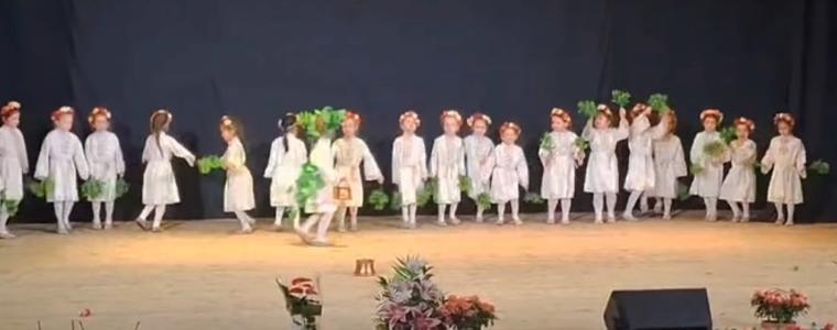 Деца от ДГ №27 „Славейче“ с първо място на фестивал в Шумен